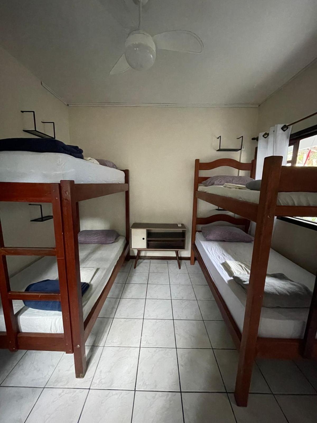 Hostal Mahalo *