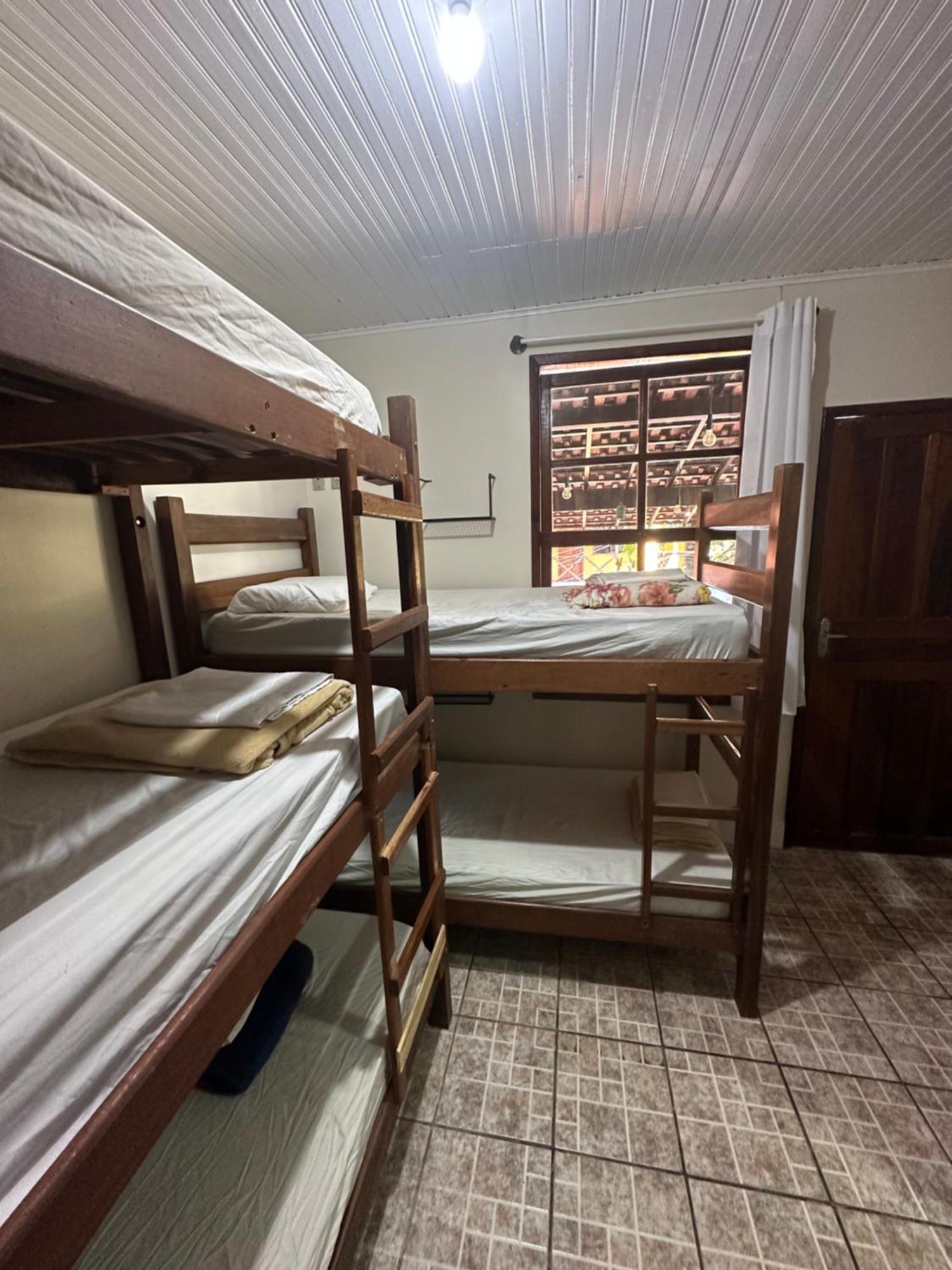Hostal Mahalo *