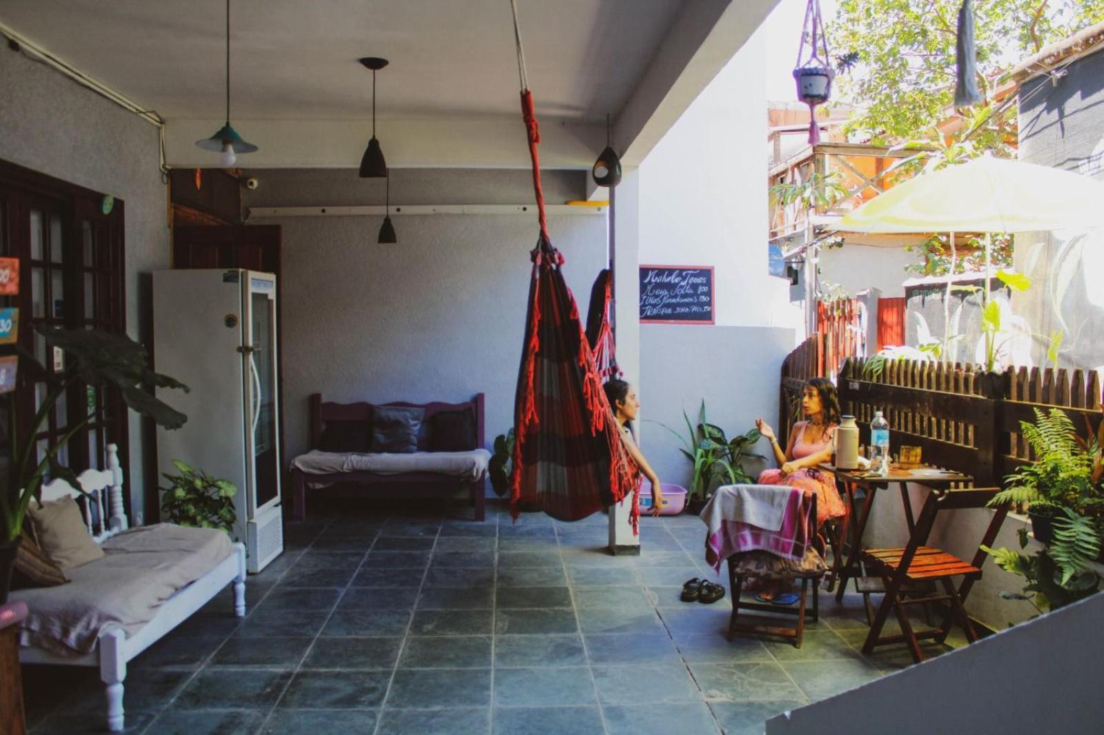 Hostal Mahalo *