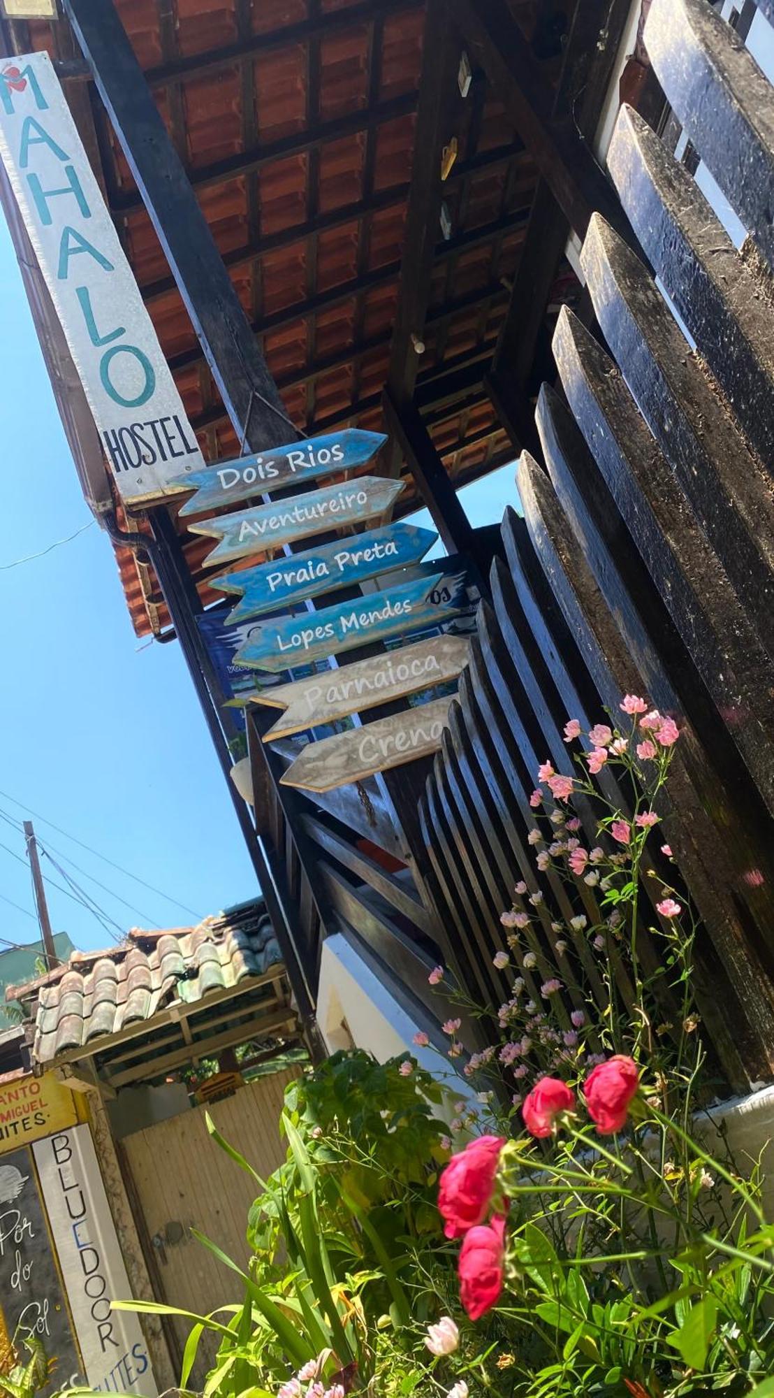 Hostel Mahalo Vila do Abraao